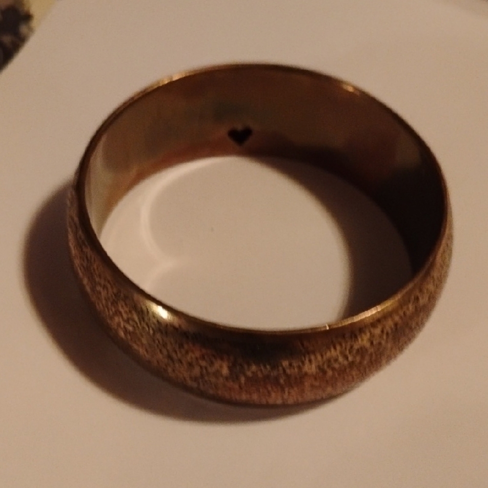 Elegant Gold-Toned Bracelet